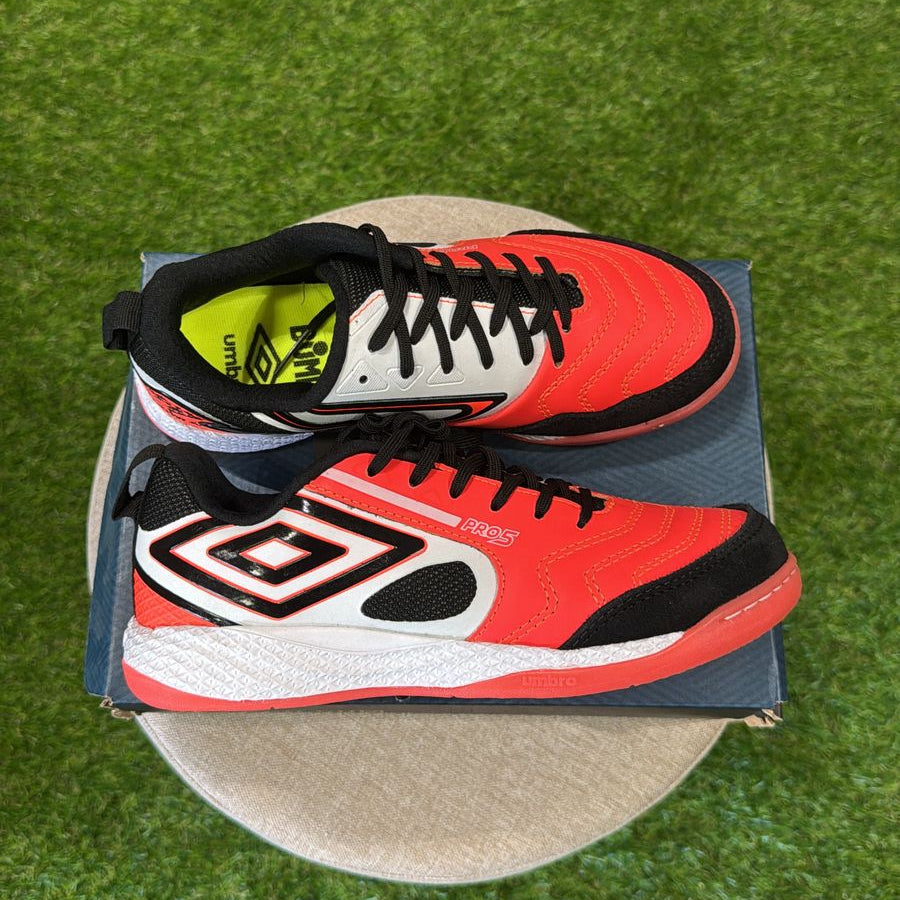 Chuteira Umbro Pro 5 Bump - Futsal