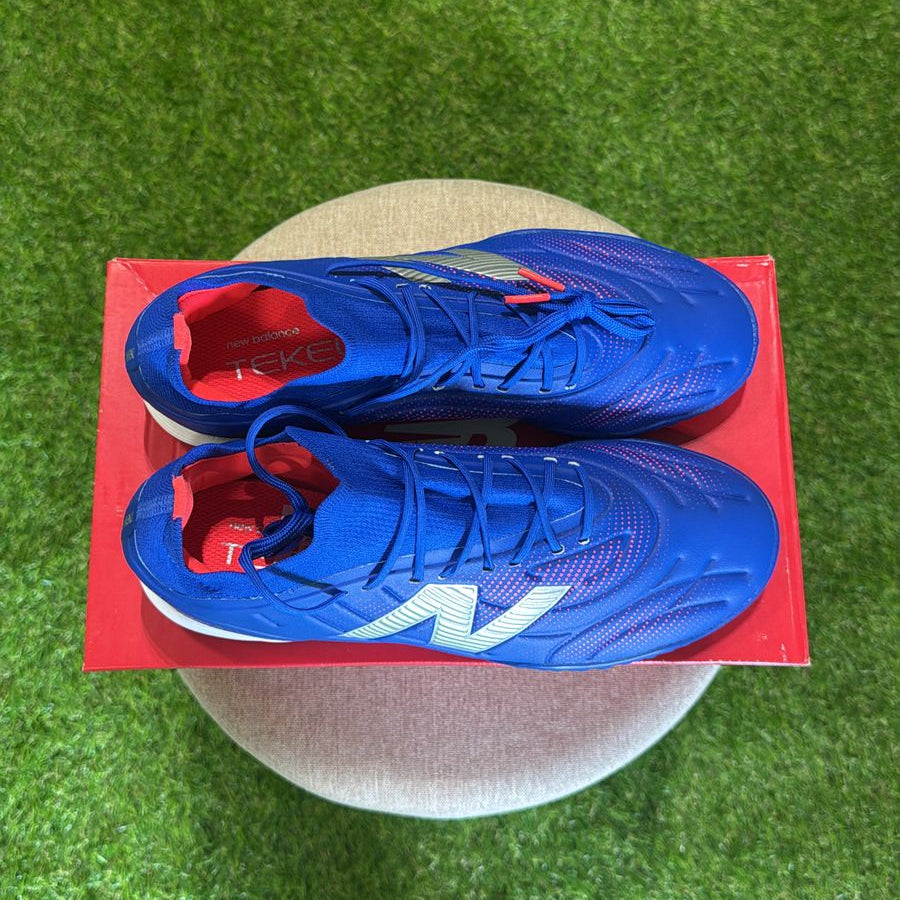 Chuteira New Balance Tekela Team Low Laced TF V5 Unissex - Society