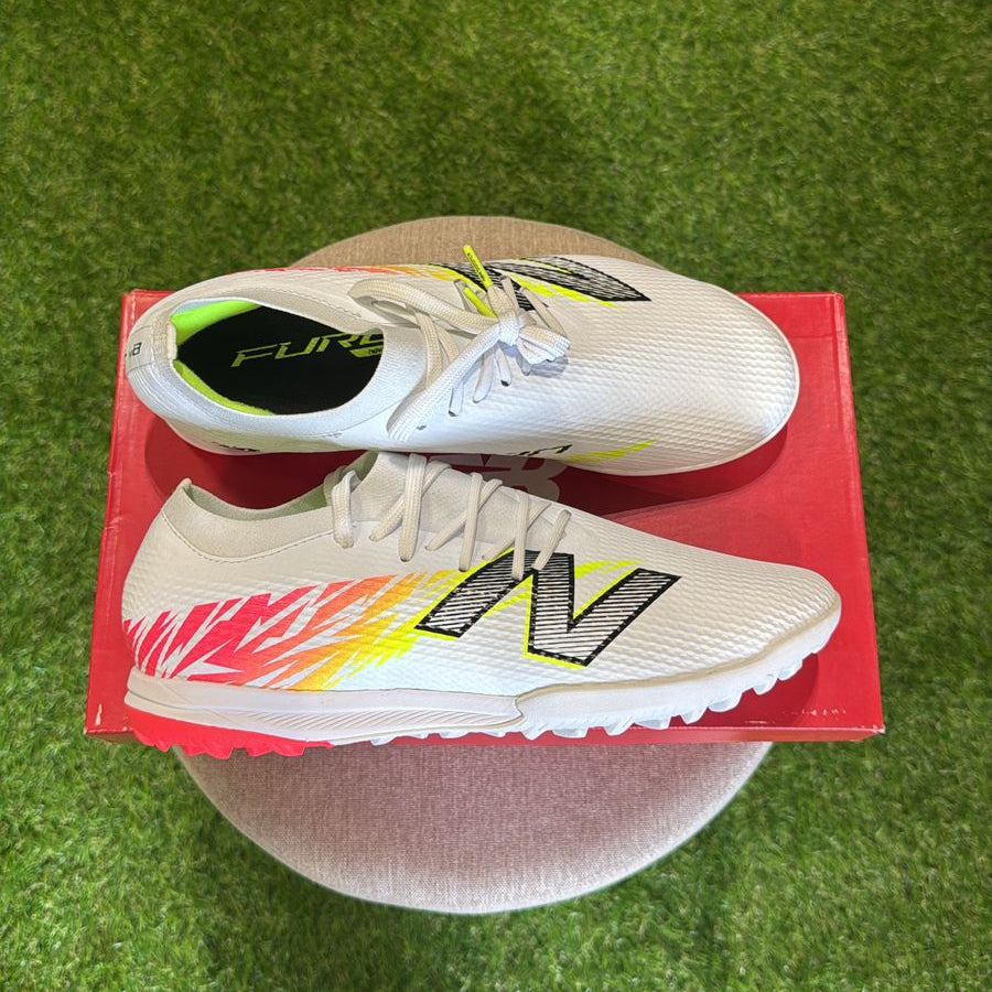 Chuteira New Balance Furon Team TF V8 Unissex - Society