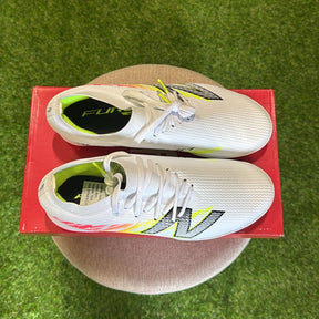 Chuteira New Balance Furon Team TF V8 Unissex - Society