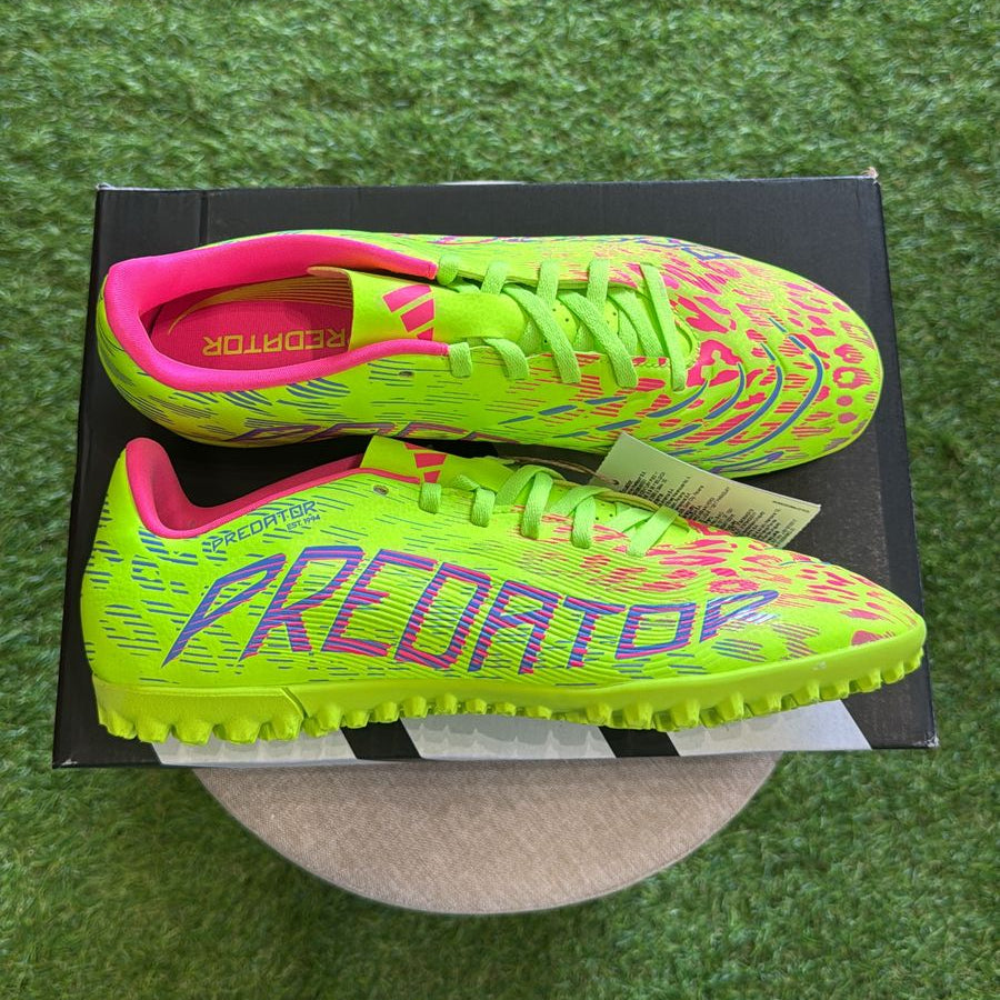 Chuteira Adidas Predator Club TF - Society