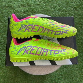 Chuteira Adidas Predator Club TF - Society