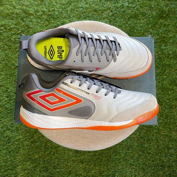 Chuteira Umbro Pro 5 Bump - Futsal