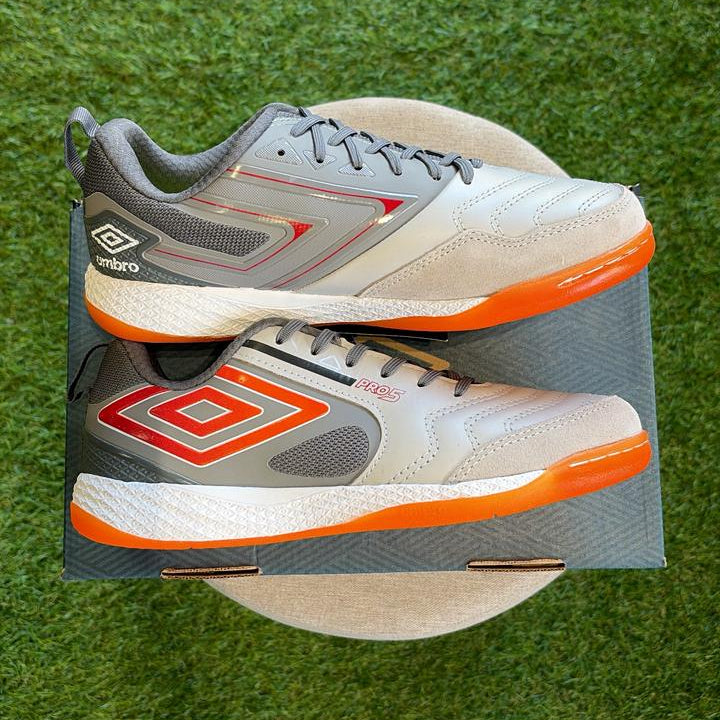 Chuteira Umbro Pro 5 Bump - Futsal