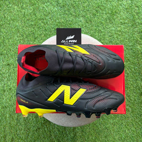 Chuteira New Balance Tekela Team Low - Campo