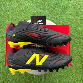 Chuteira New Balance Tekela Team Low - Campo
