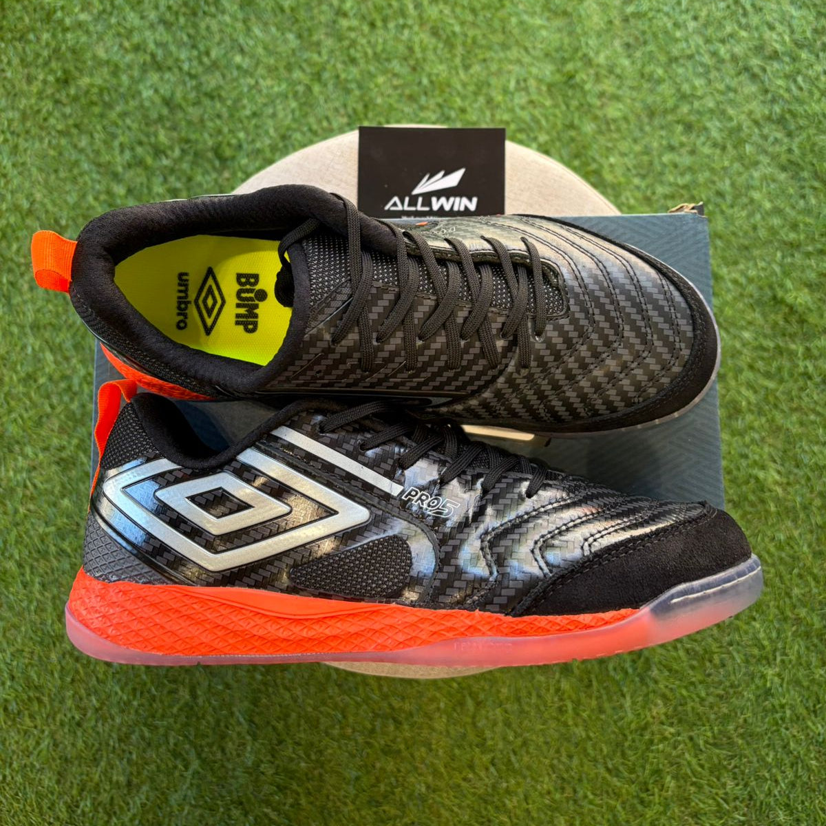 Chuteira Umbro Pro 5 Bump - Futsal