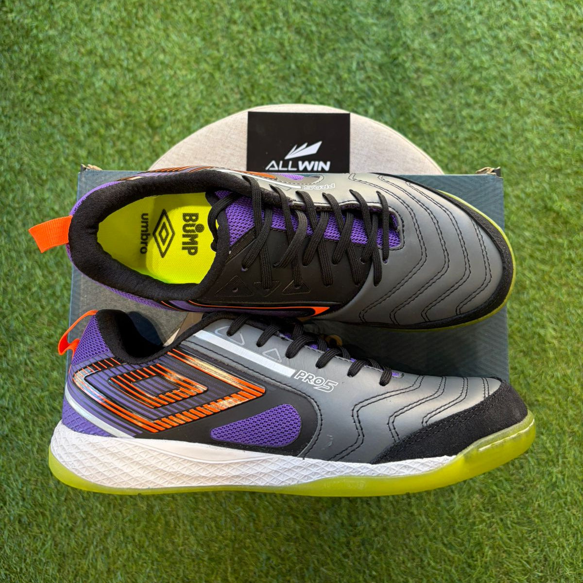 Chuteira Umbro Pro 5 Bump - Futsal