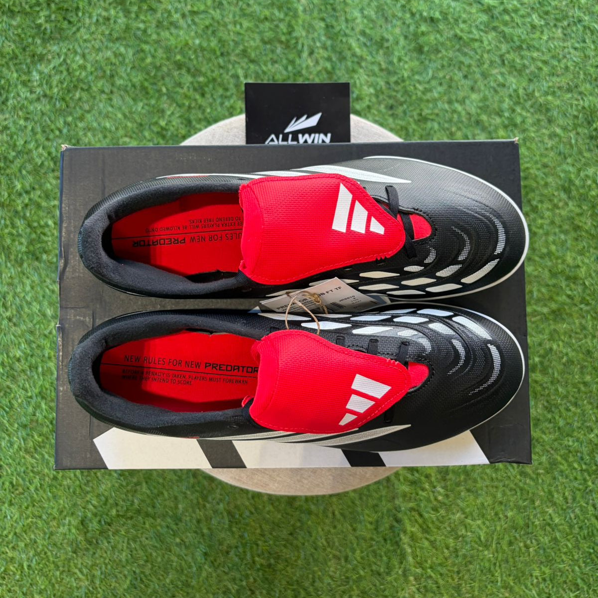 Chuteira Adidas Predator Club - Society