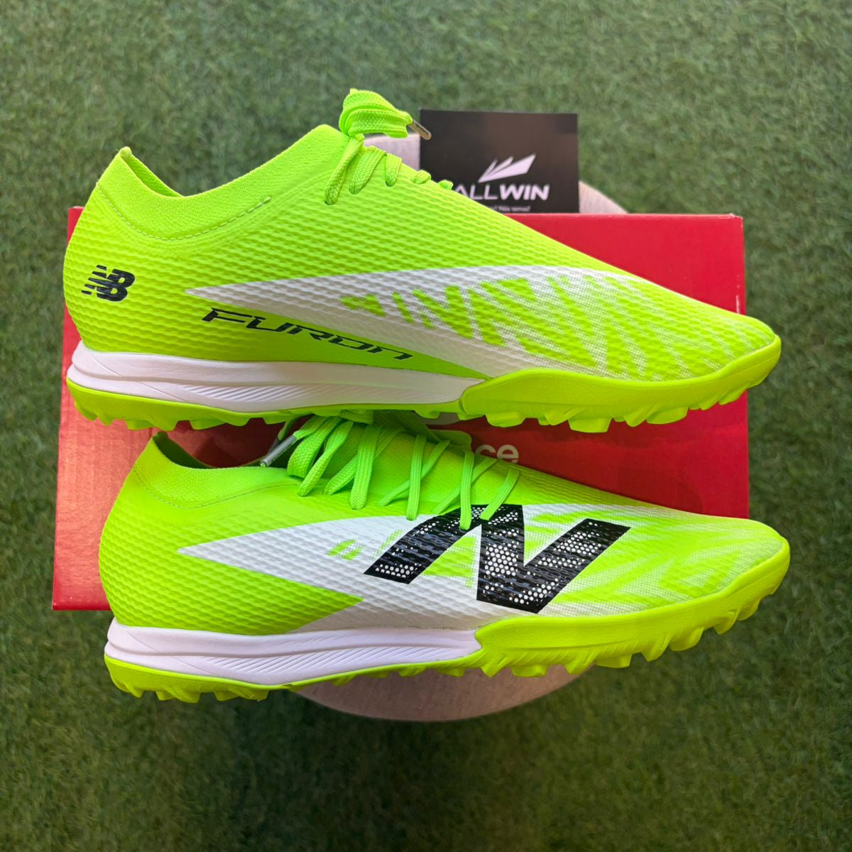 Chuteira New Balance Furon V8 - Society