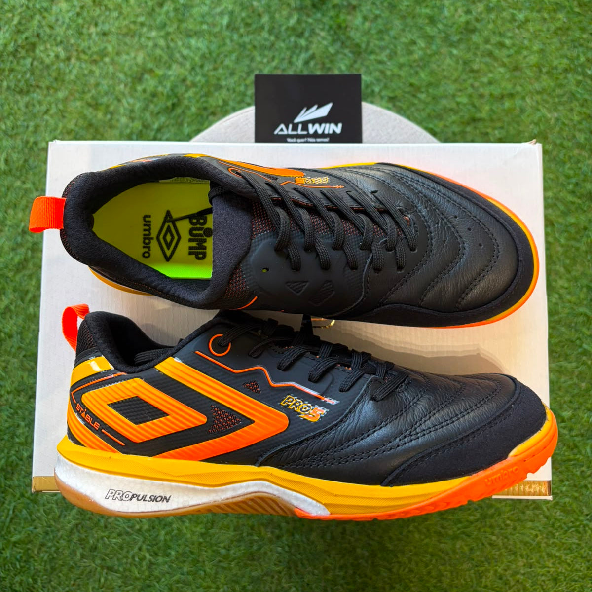 Chuteira Umbro Pro 5 Stable - Futsal