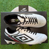 Chuteira Umbro Adamant Master Class - Campo