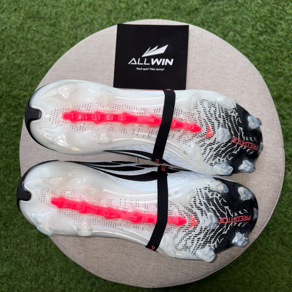 Chuteira Adidas Predator Elite FG - Campo