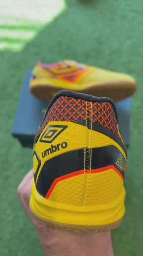 Chuteira Umbro Pro 5 Bump Club - Futsal