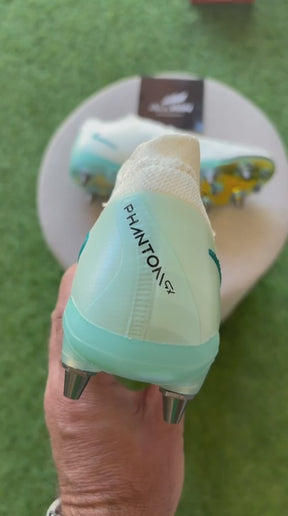 Chuteira Nike Phantom GX SG Elite - Campo