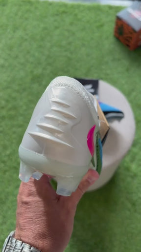 Chuteira Nike Phantom 6  FG Elite - Campo