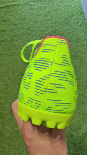 Chuteira Adidas Predator Club TF - Society